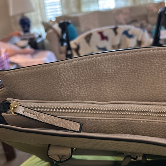 Nicole Miller Shoulder bag Taupe, gold hardware,zipper closures interior black - Picture 8 of 8